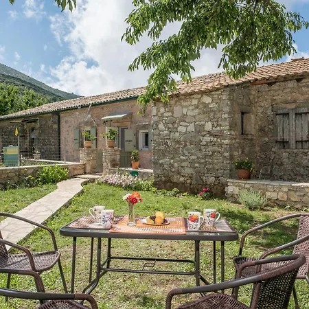 Charilaos Spiti Old Perithia Holiday home