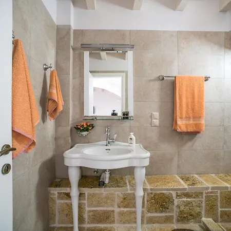 Holiday home Charilaos Spiti Old Perithia *