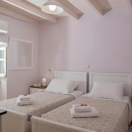 Holiday home Charilaos Spiti Old Perithia Ypsilas